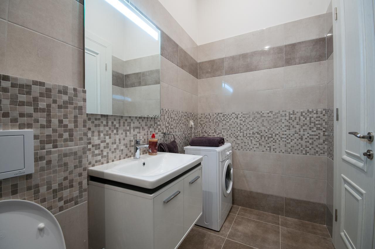 Wonderful Flat On City Center 乌日霍罗德 外观 照片