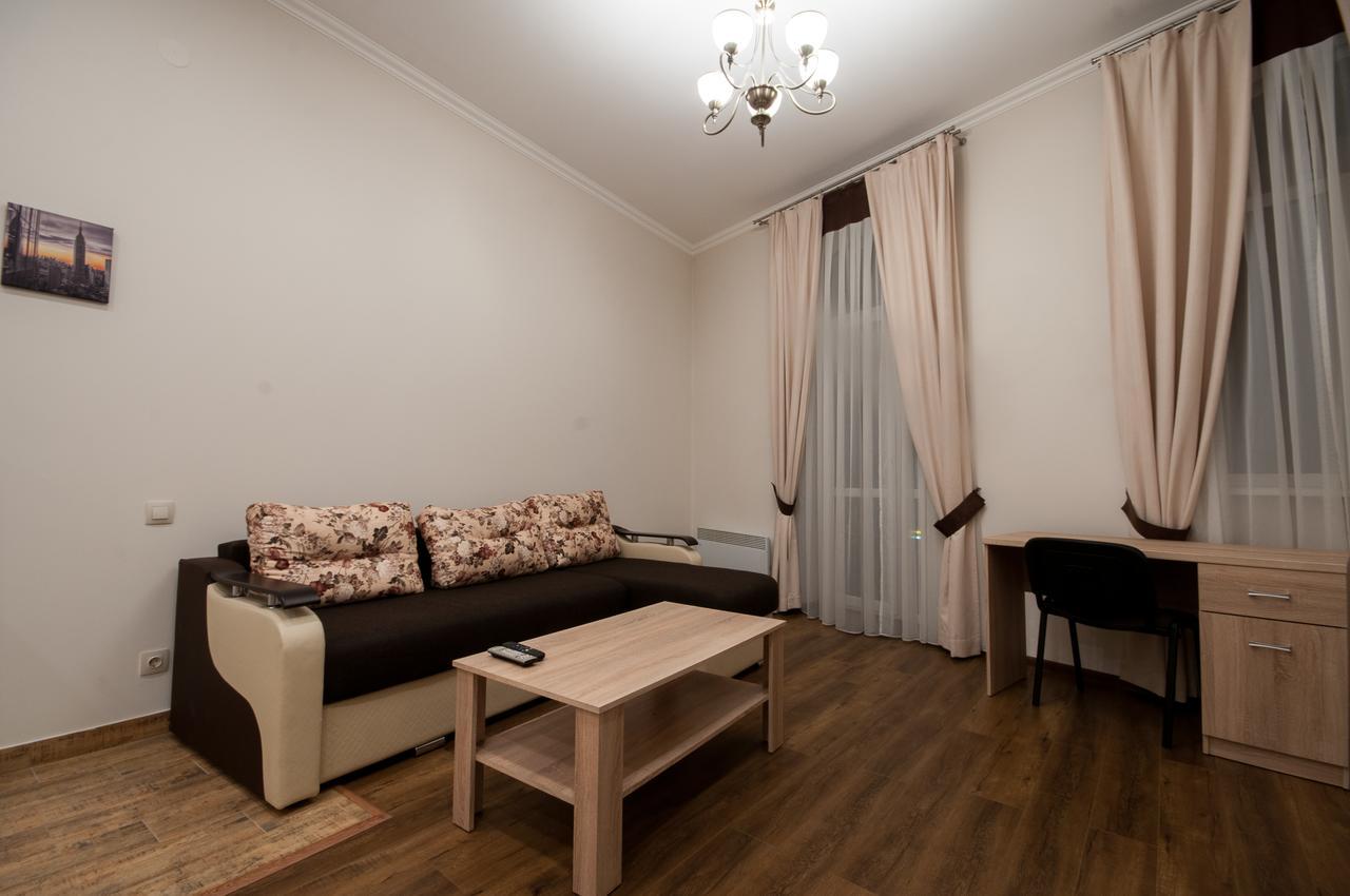 Wonderful Flat On City Center 乌日霍罗德 外观 照片